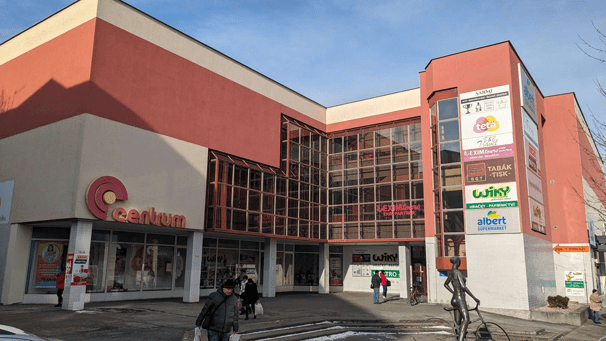 Prodejna dumtoneru.cz - OC Centrum Uherské Hradiště - exteriér